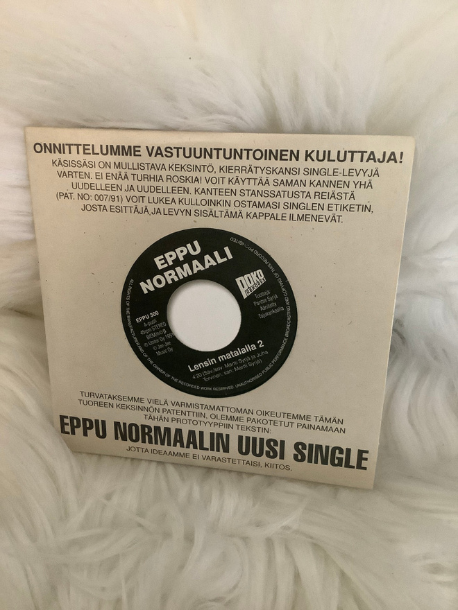 EPPU NORMAALI:LENSIN MATALALLA 2 / PISSAA JA KAKKAA