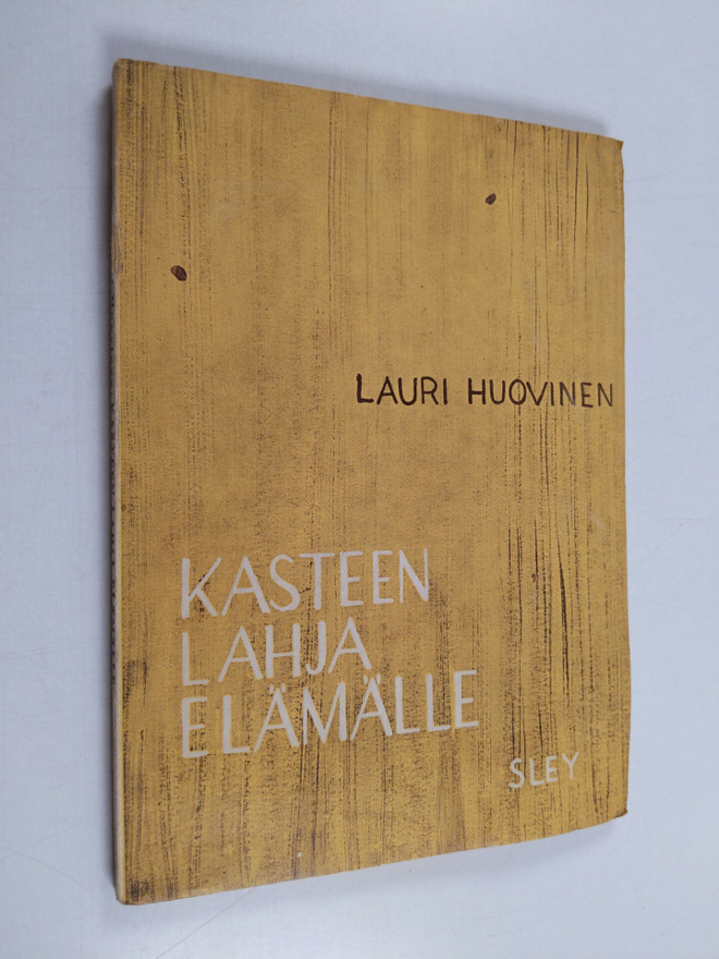 Lauri Huovinen : Kasteen lahja elämälle : uutta ja vanhaa...