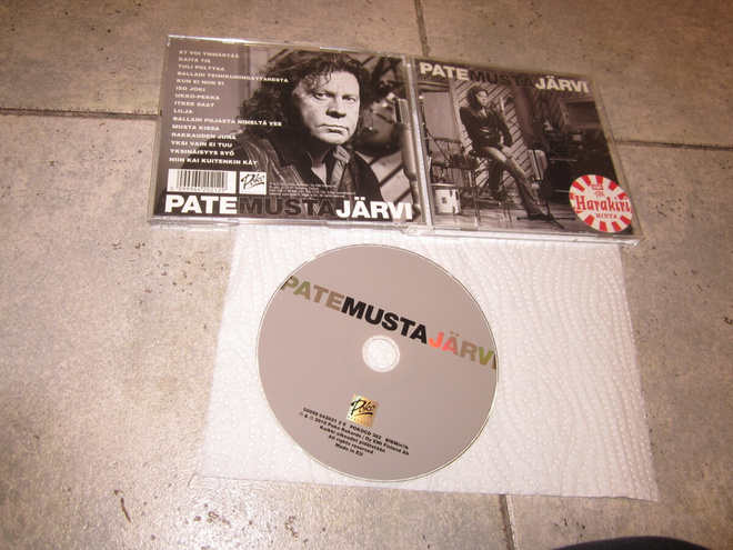 Pate Mustajärvi – Musta
