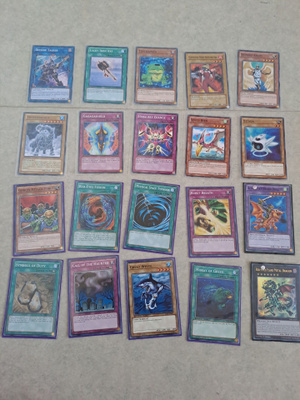 20 kpl Yu-Gi-Oh kortteja