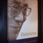 Dalailama: Maailmankaikkeus atomissa (1p.2006) Sis.postikulu - pikkukuva 1