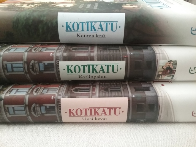 Hannu Kahakorpi - Kotikatu: neljä osaa (sid.)
