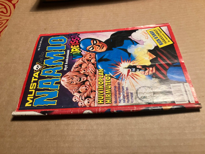 MUSTANAAMIO 15/1991