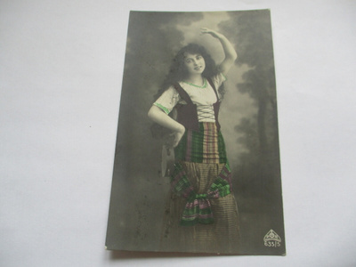 Neito -1923 Kieimolaan