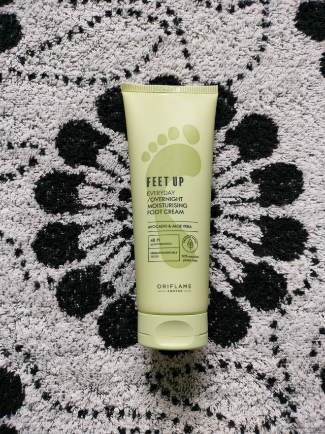 ~Oriflame Moisturising -yöjalkavoide~