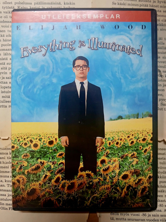 Everything Is Illuminated (NO DVD)