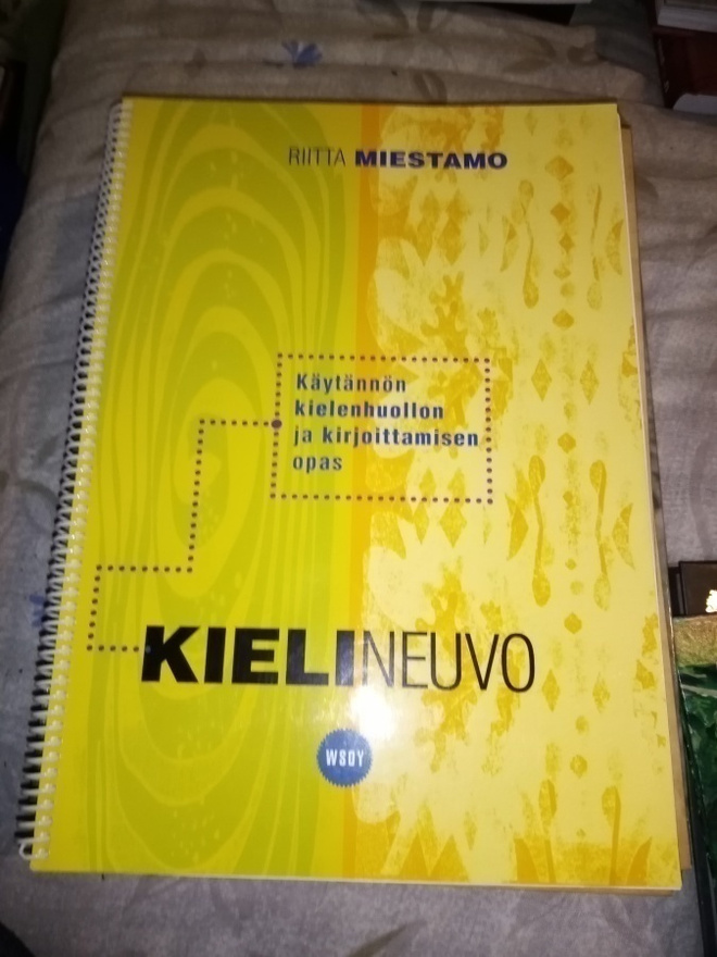 MIESTAMO  :  KIELINEUVO ( SIS POSTIKULU  )