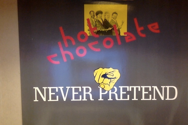 HOT CHOCOLATE :: NEVER PRETEND :: VINYYLI.  MAXI  12"   1988