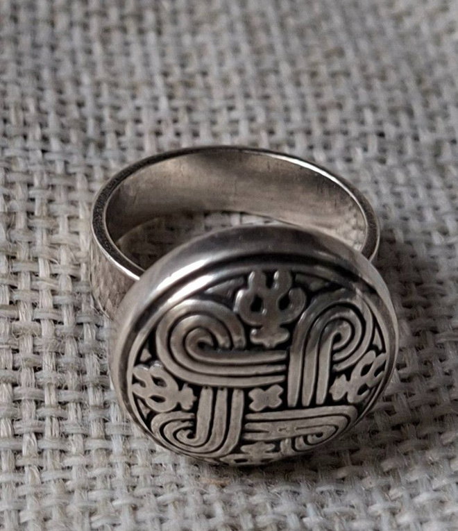 Kalevala Korun hopeinen  Hannunvaakuna sormus