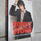 Ronnie Wood: It's only rock 'n' roll, Roll, Stones kitaristi - pikkukuva 1