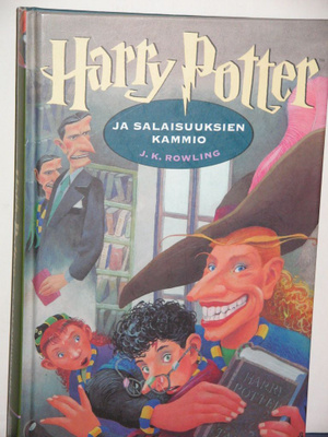J.K. Rowling : HARRY POTTER ja SALAISUUKSIEN KAMMIO