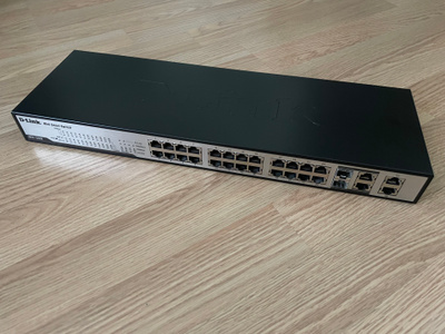 D-Link DES-1228 kytkin
