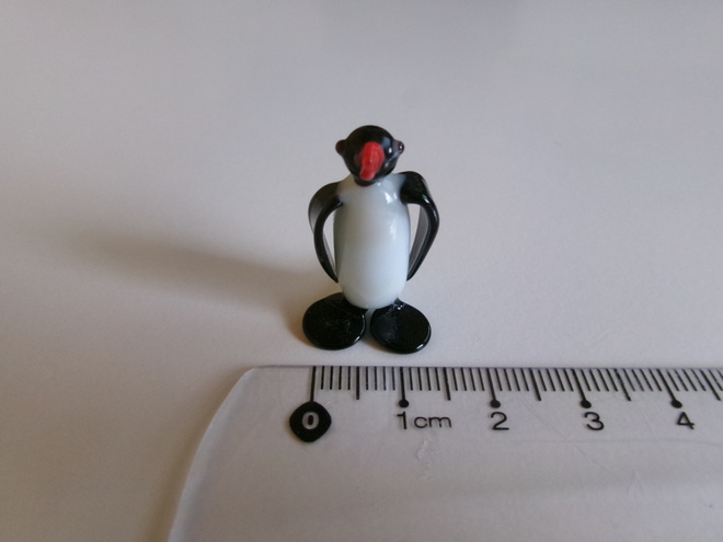 Pieni lasi pingviini