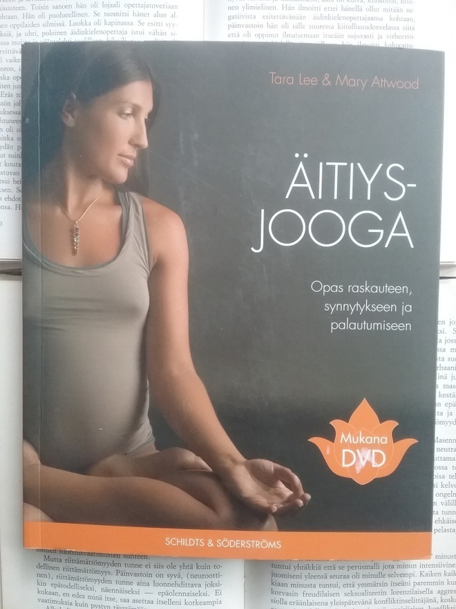 Tara Lee, Mary Attwood - Äitiysjooga (nid.)