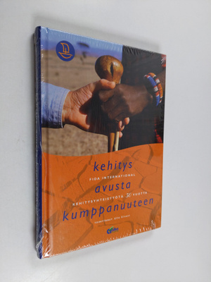 Kehitys avusta kumppanuuteen : Fida International : kehit...