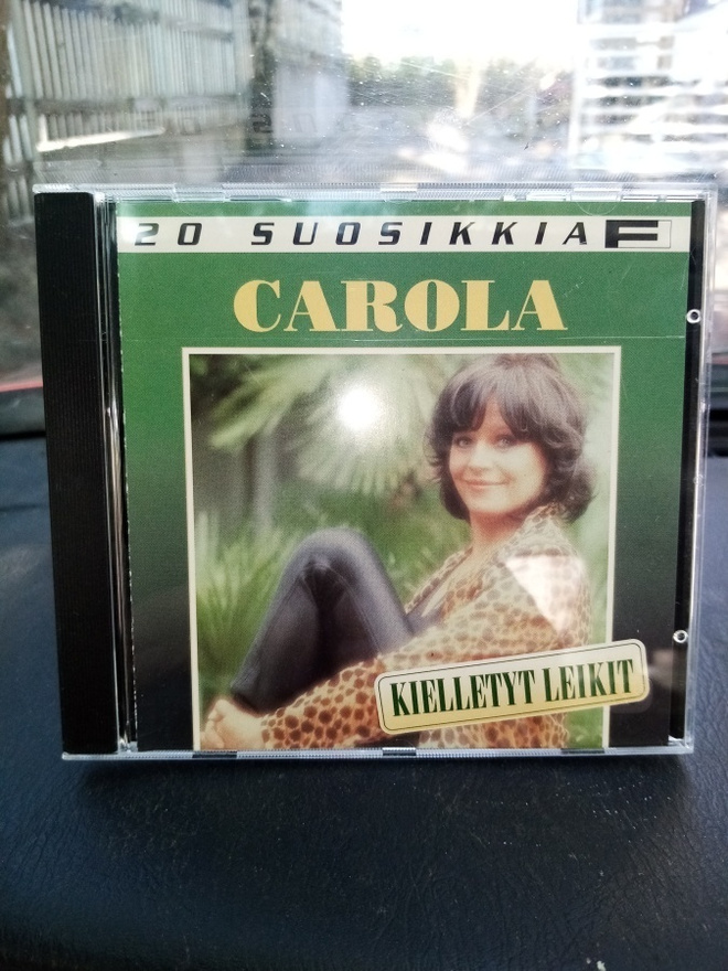 CD 20 Suosikkia CAROLA :  KIELLETYT LEIKIT ( SIS POSTIKULU)