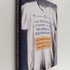 Pietra Rivoli : The travels of a t-shirt in the global ec... - pikkukuva 1
