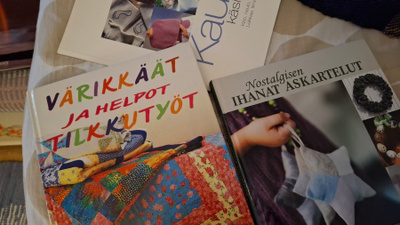 KIRJAT X 3 KPL KÄSITYÖ ASKARTELU TILKKUTYÖT