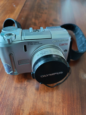 OLYMPUS CAMEDIA