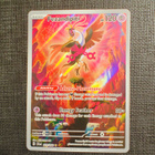 Fezandipiti 073/064 Shrouded Fable Illustration Rare - pikkukuva 1