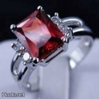 44 .. 10k Valkokulta Crystal Kaunis Ruby .. Sormus - pikkukuva 1
