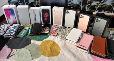 iPhonet laatikoissaan