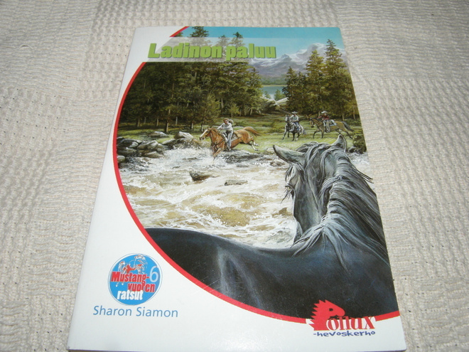 Sharon Siamon Ladinon paluu  -nid