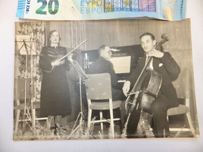 Valokuva Oopperalaulaja Taimi Koponen + Omakät. Nimmari 1941