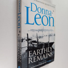 Donna Leon : Earthly remains - pikkukuva 1