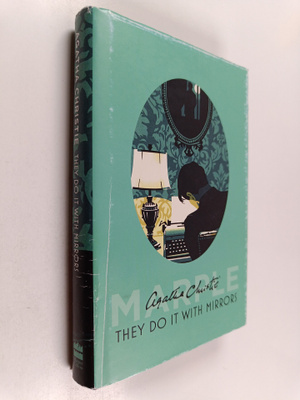 Agatha Christie : They do it with mirrors