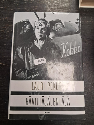PEKURI - HÄVITTÄJÄLENTÄJÄ