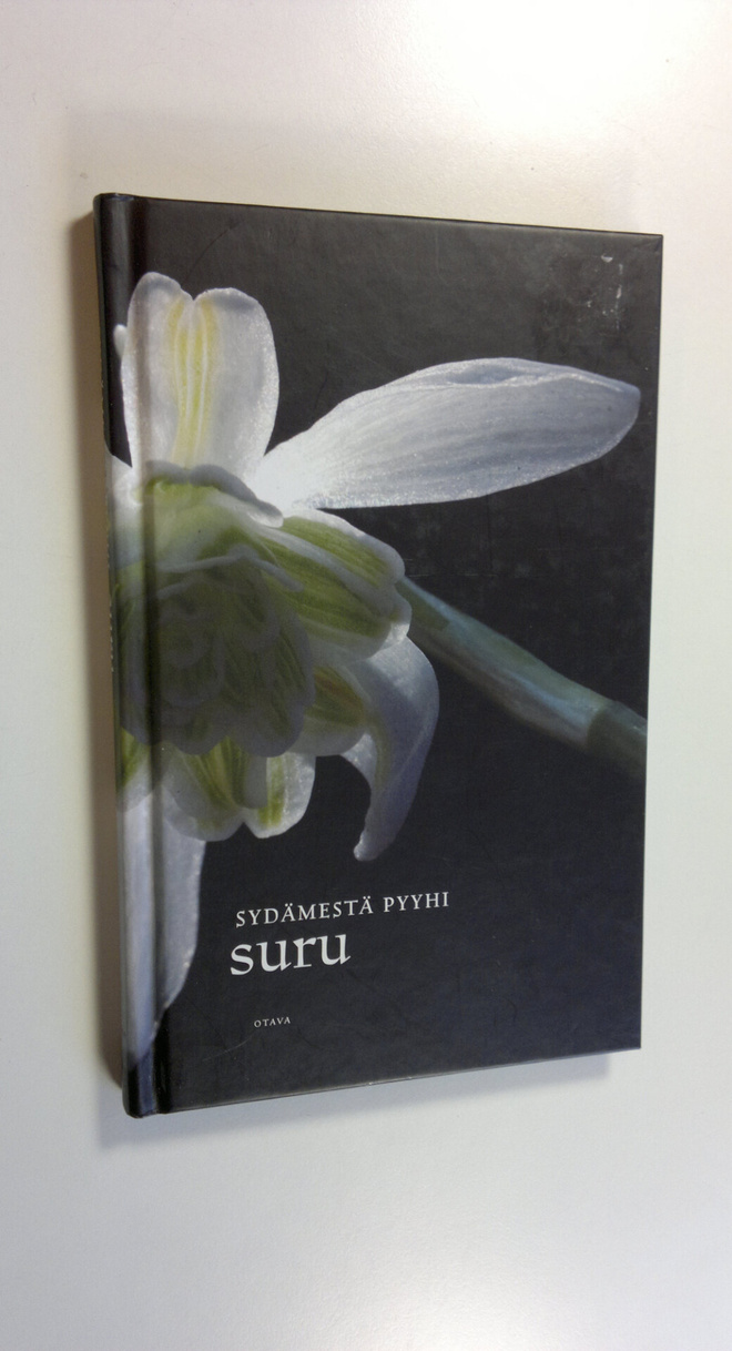 Katariina (toim.) Solastie : Sydämestä pyyhi suru