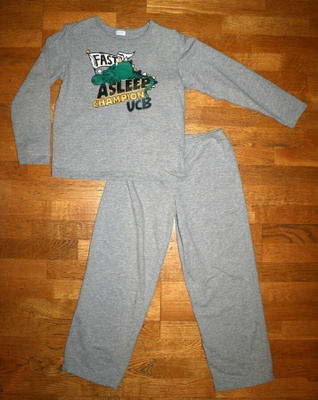 Benetton harmaa dino lämmin pyjama XL 150