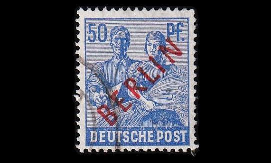 Berlin 30 o Punainen päällepainama 50 Pf (1949)