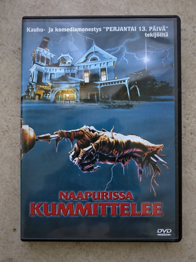 Naapurissa kummittelee (1986), DVD.