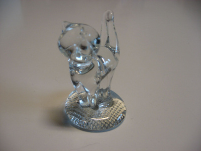 Lasikissa figuuri