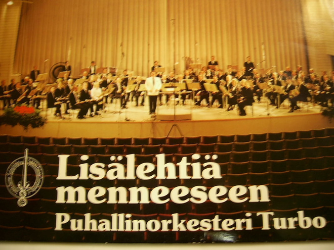 LISÄLEHTIÄ MENNEESEEN - PUHALLINORKESTERI TURBO