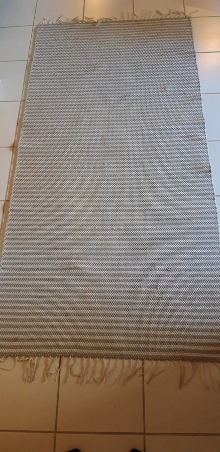 Iso vaalea matto,  n. 90 x 186 cm