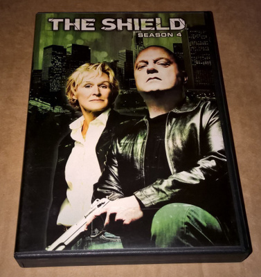 THE SHIELD SEASON 4 DVD 4 X DVD