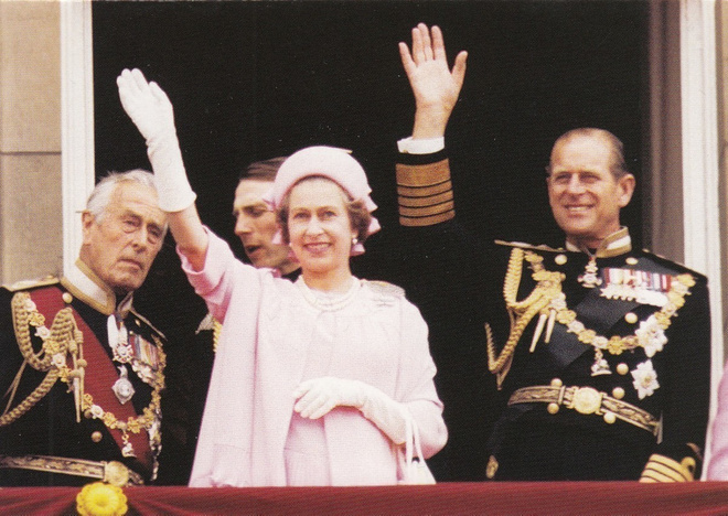 Kuningatar Elizabeth ja Philip 1977 (isohko kortti)