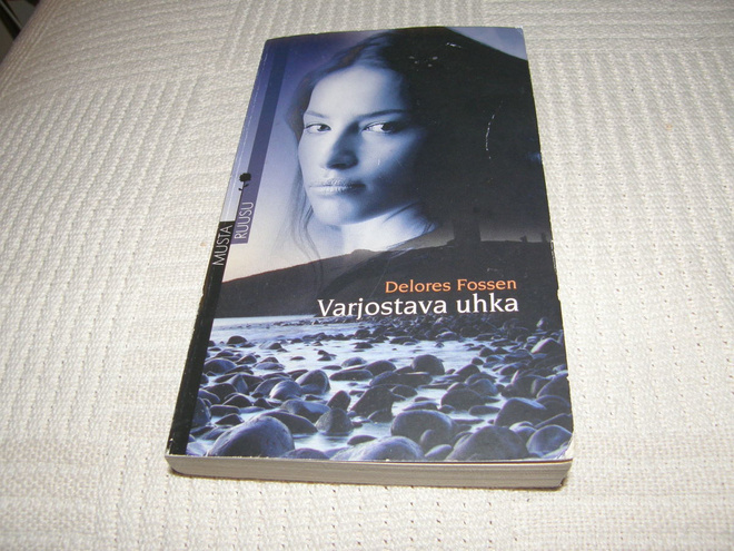 Delores Fossen Varjostava uhka   -pok