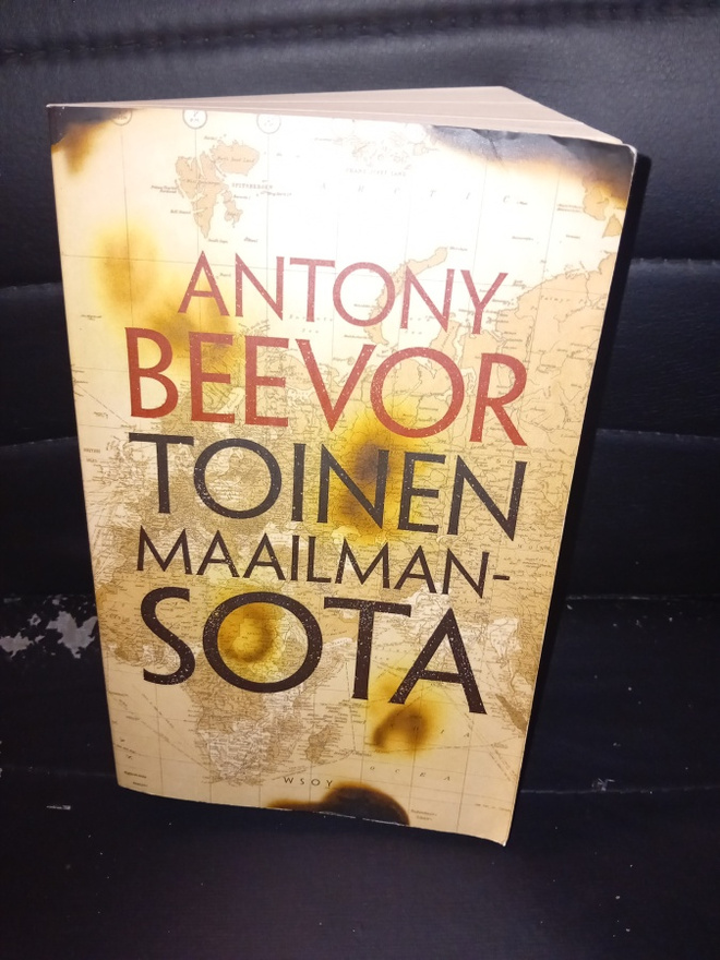 Antony Beevor :  Toinen maailmansota ( SIS POSTIKULU)
