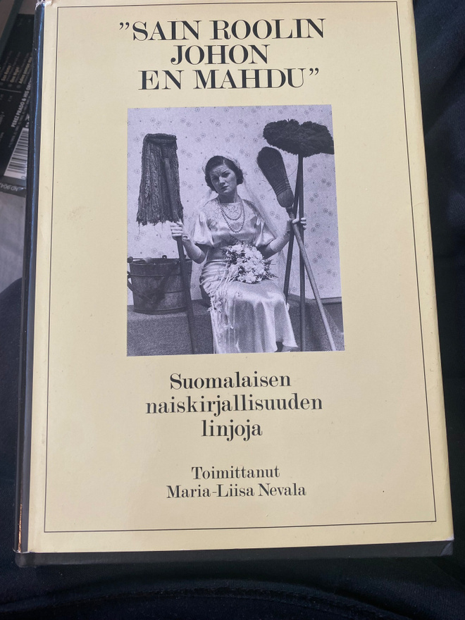 Suomalaisen naiskirjallisuuden linjoja