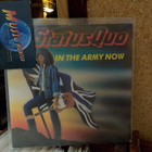 STATUS QUO - IN THE ARMY NOW M-/EX+ 7" - pikkukuva 1