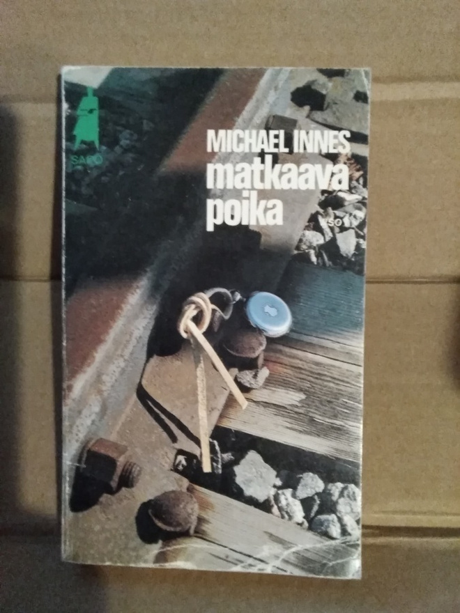 Michael Innes: Matkaava poika -pokkari-