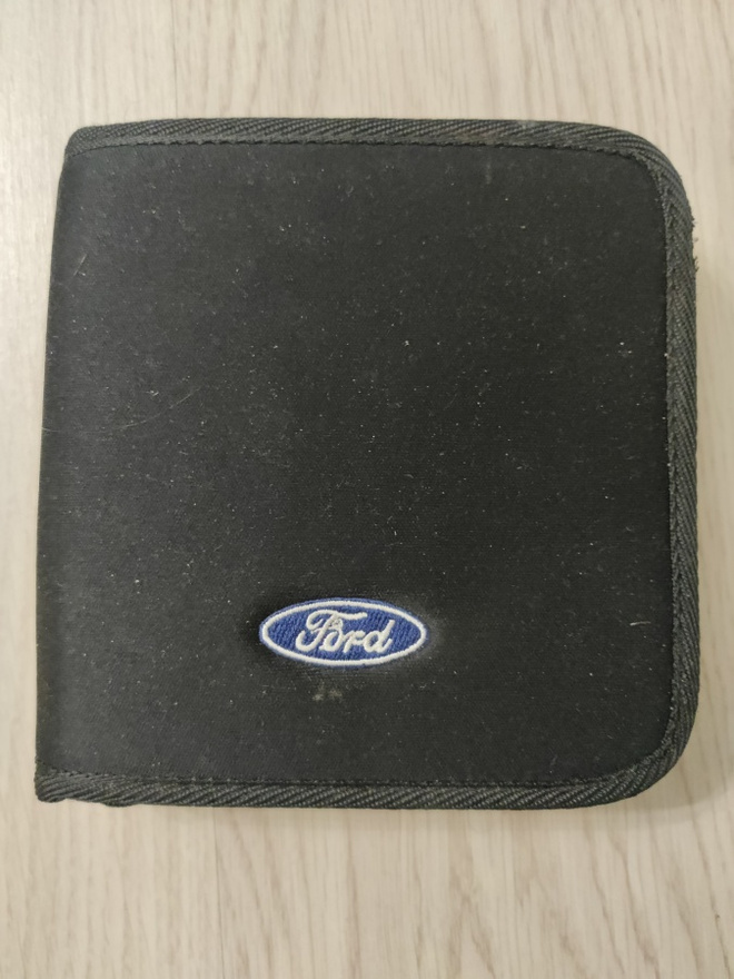 Ford levykansio