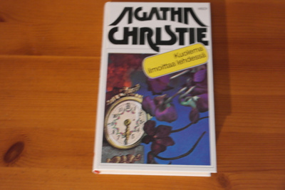 Agatha Christie:Kuolema ilmoittaa lehdessä.Sid.