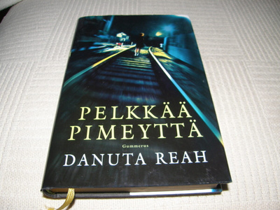 Danuta Reah Pelkkää pimeyttä -sid