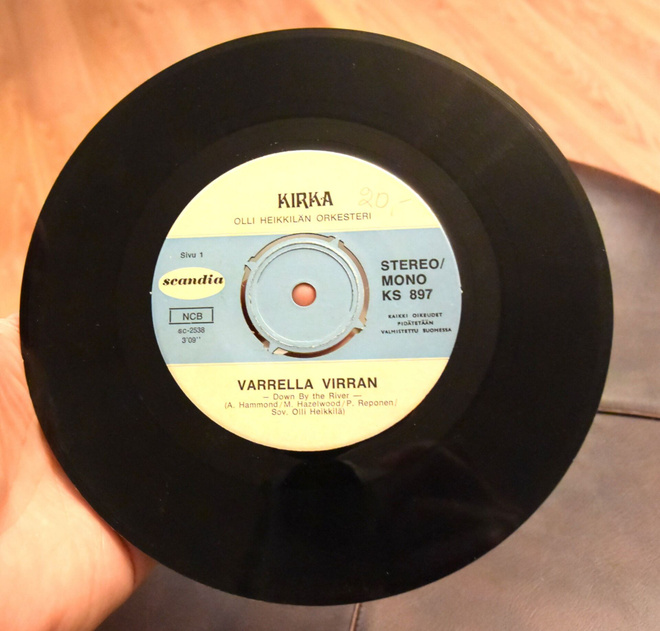 Kirka – Varrella Virran / Häikäisy Oot Vaan