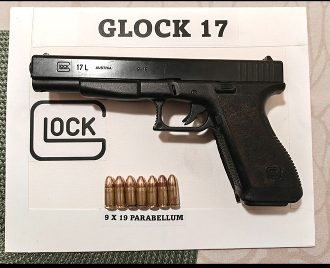 Glock pistooli aiheinen taulu (Glock 17L 9mm)